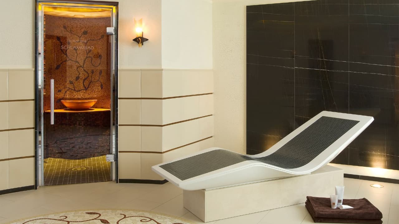 Benefits of SPA Relaxation Loungers TouchAmerica